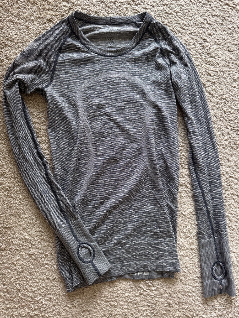 ✨ Lululemon Swiftly Tech Long Sleeve 2.0 *Heathered Black/Gray* - Size 4 ✨